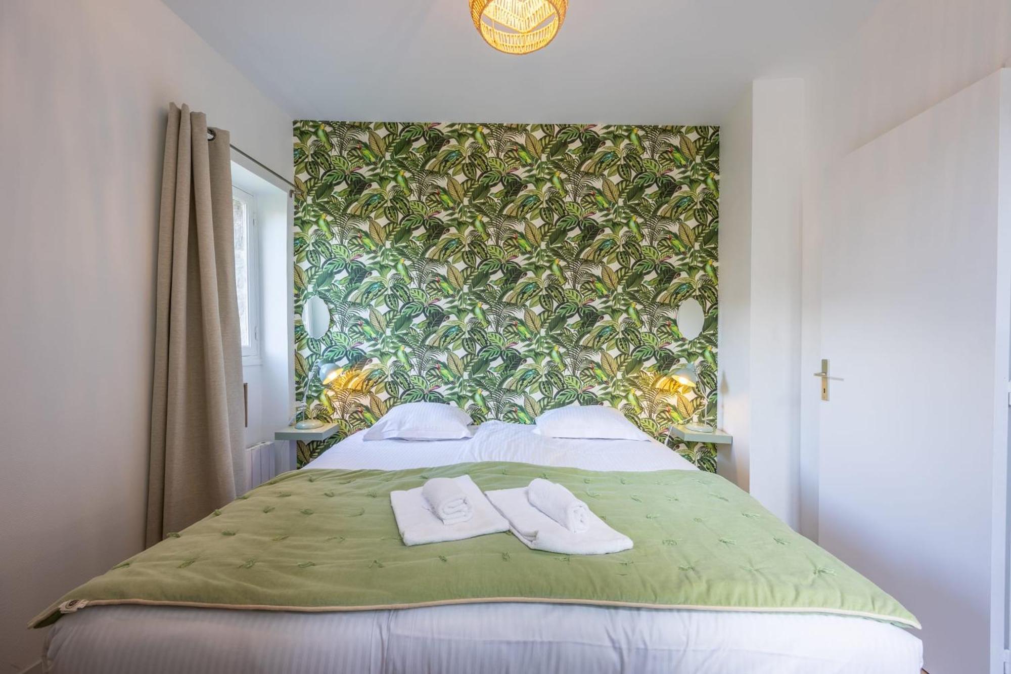 Le Petit Clos Apartment บาเยอ ภายนอก รูปภาพ